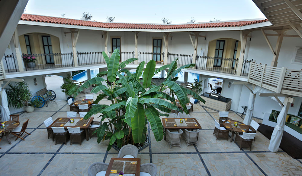 Bodrum hotel with coutyard
