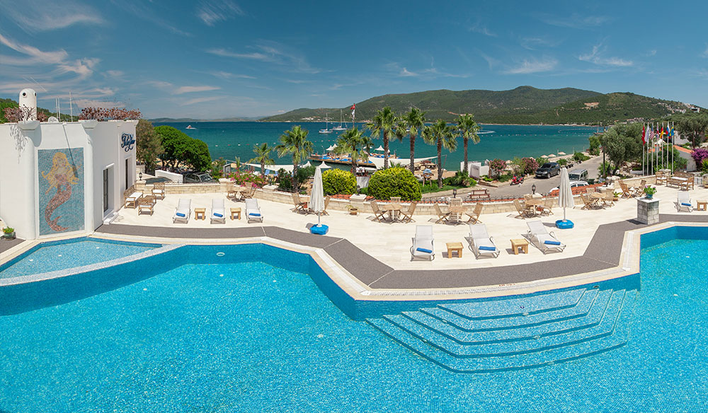 Bodrum Pool with sea view